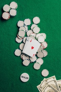 Fortune Rabbit gameplay showing five reels, winning payline highlight, and balance update display